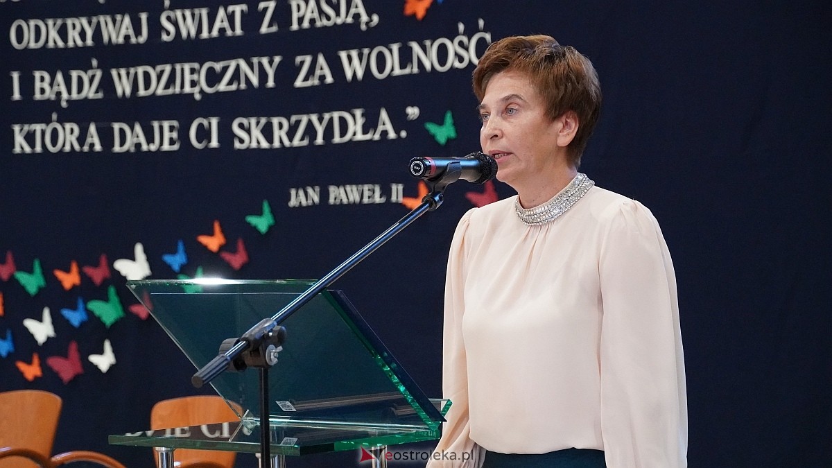 Rozpoczęcie roku szkolnego 2026/27 w III LO w Ostrołęce [01.09.2026] - zdjęcie #16 - eOstroleka.pl