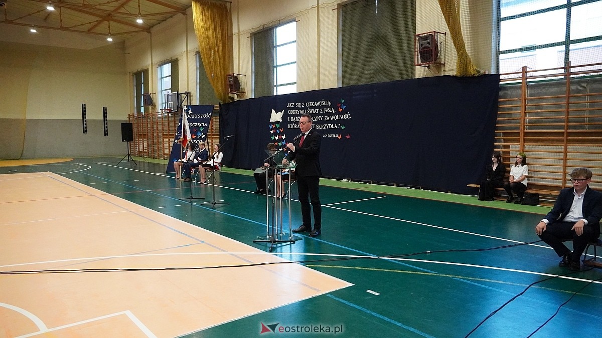 Rozpoczęcie roku szkolnego 2026/27 w III LO w Ostrołęce [01.09.2026] - zdjęcie #13 - eOstroleka.pl