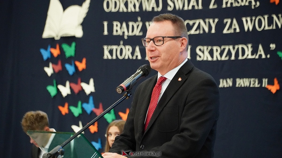 Rozpoczęcie roku szkolnego 2026/27 w III LO w Ostrołęce [01.09.2026] - zdjęcie #12 - eOstroleka.pl