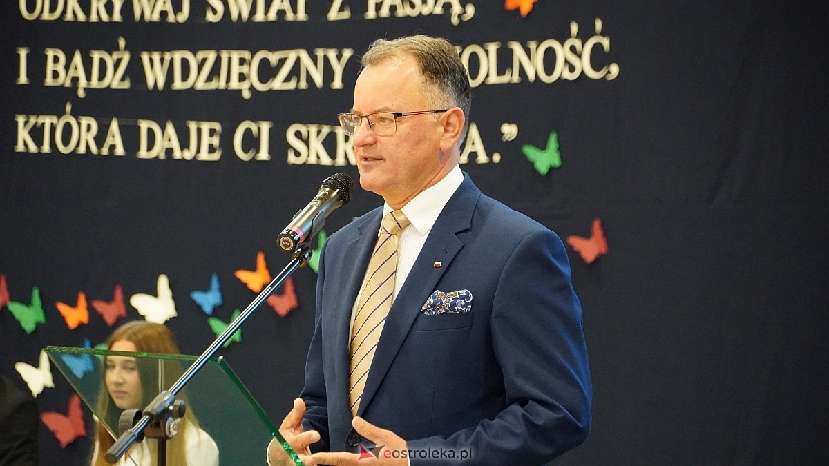 Rozpoczęcie roku szkolnego 2026/27 w III LO w Ostrołęce [01.09.2026] - zdjęcie #10 - eOstroleka.pl