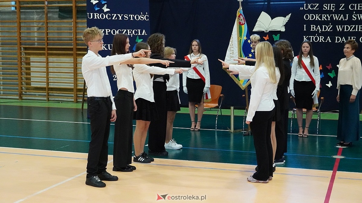 Rozpoczęcie roku szkolnego 2026/27 w III LO w Ostrołęce [01.09.2026] - zdjęcie #8 - eOstroleka.pl