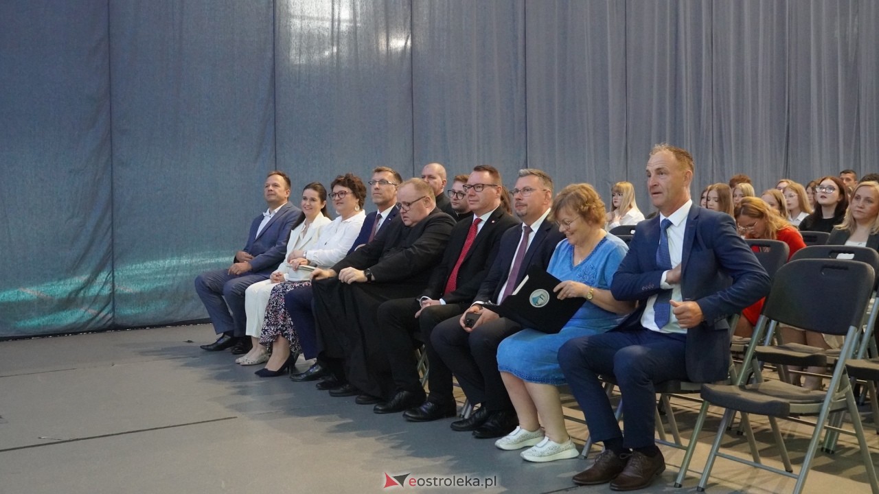 Rozpoczęcia roku szkolnego 2026/2027 w I LO w Ostrołęce [01.09.2026] - zdjęcie #76 - eOstroleka.pl