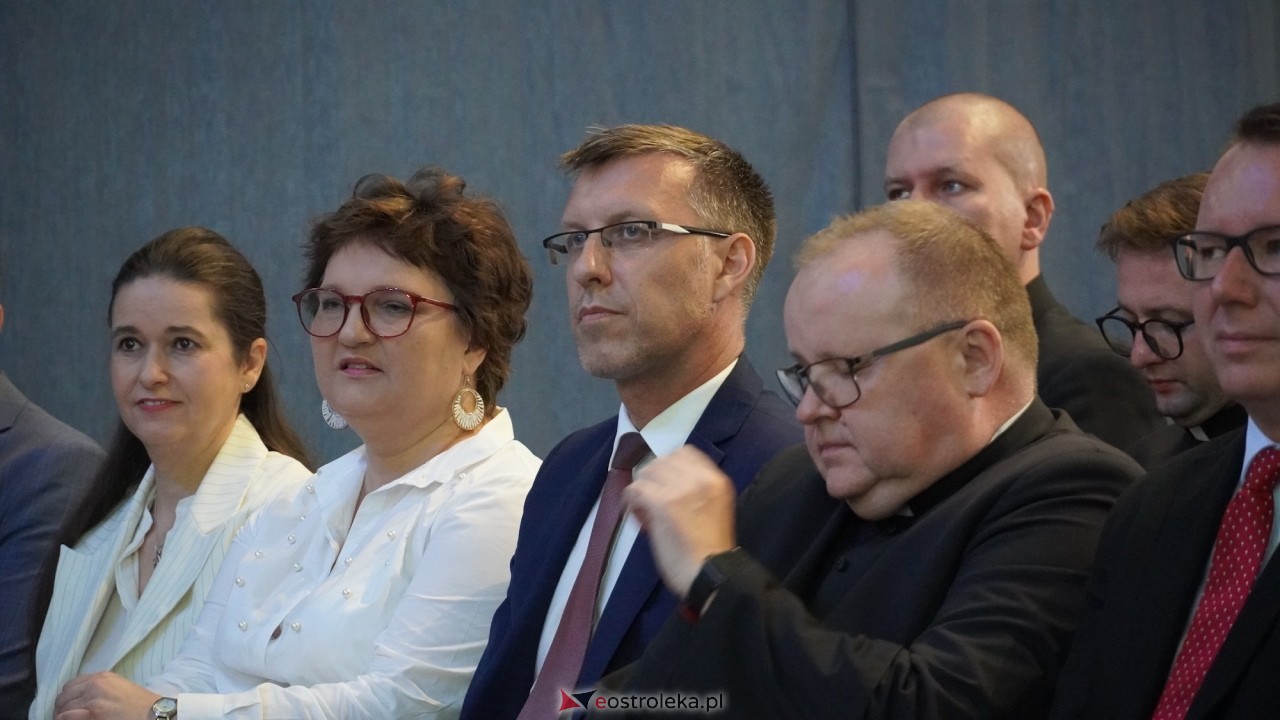 Rozpoczęcia roku szkolnego 2026/2027 w I LO w Ostrołęce [01.09.2026] - zdjęcie #75 - eOstroleka.pl