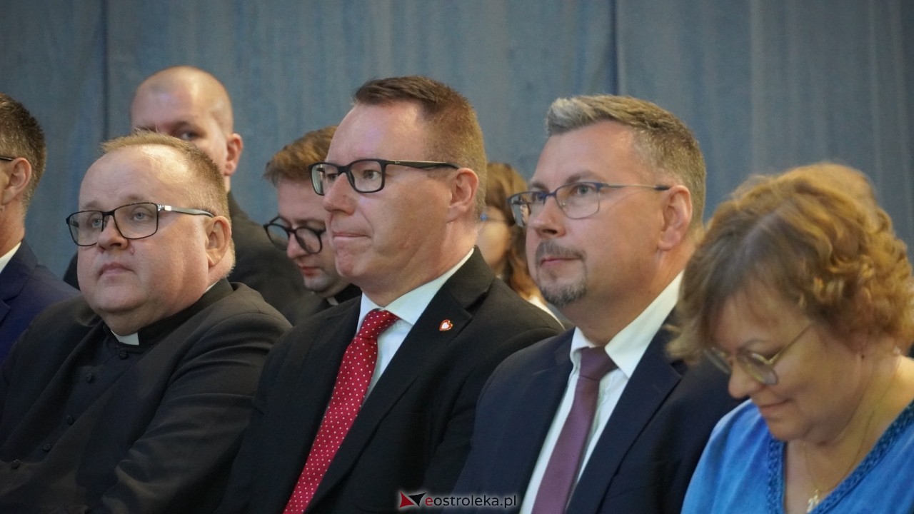 Rozpoczęcia roku szkolnego 2026/2027 w I LO w Ostrołęce [01.09.2026] - zdjęcie #74 - eOstroleka.pl