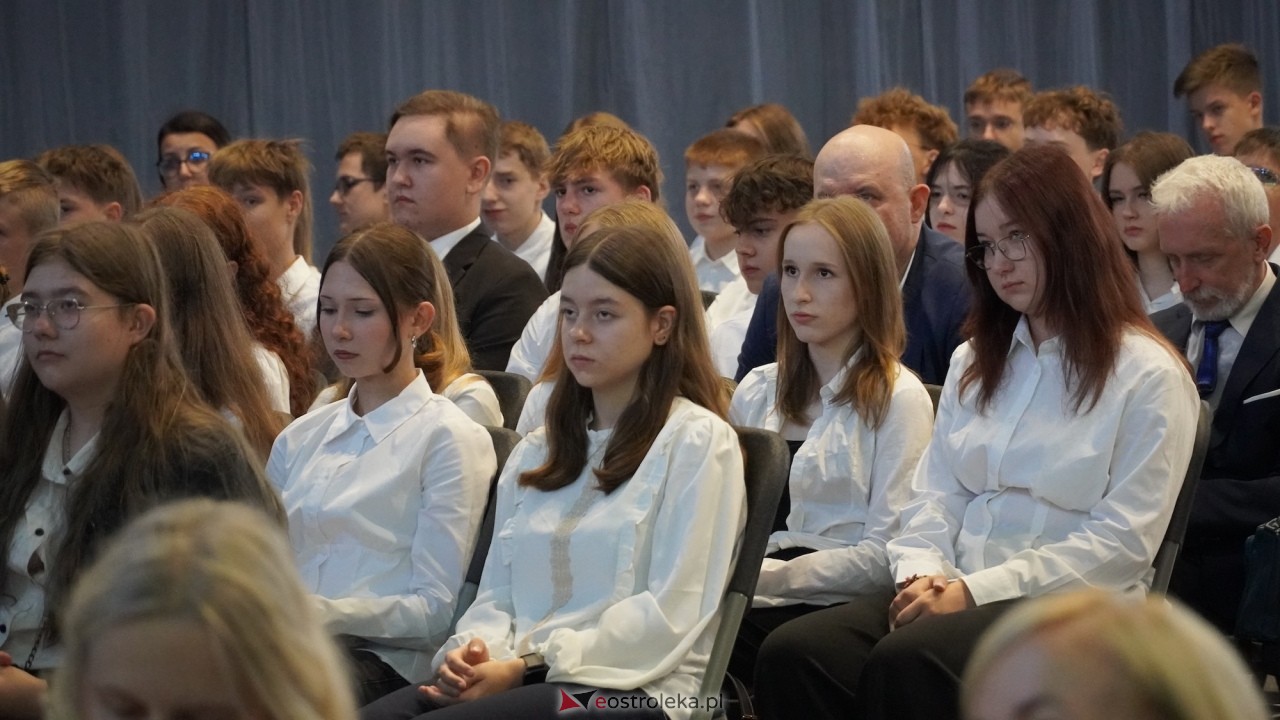 Rozpoczęcia roku szkolnego 2026/2027 w I LO w Ostrołęce [01.09.2026] - zdjęcie #68 - eOstroleka.pl