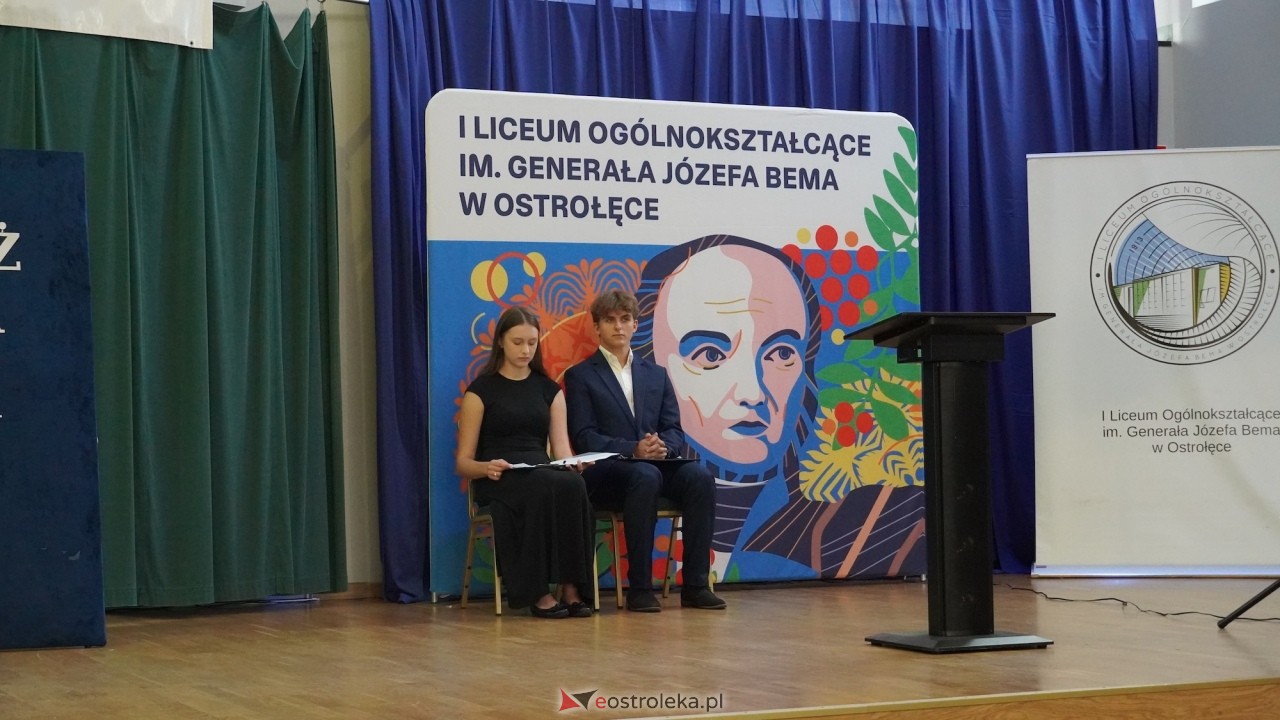 Rozpoczęcia roku szkolnego 2026/2027 w I LO w Ostrołęce [01.09.2026] - zdjęcie #61 - eOstroleka.pl