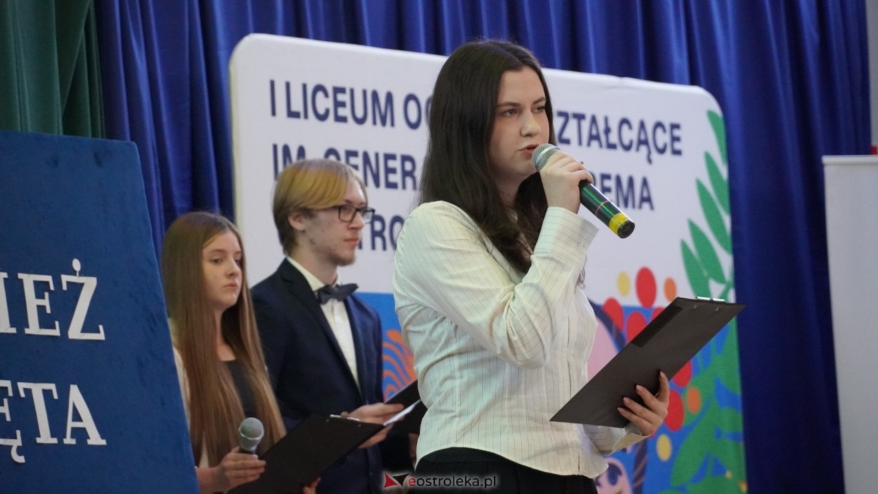 Rozpoczęcia roku szkolnego 2026/2027 w I LO w Ostrołęce [01.09.2026] - zdjęcie #54 - eOstroleka.pl