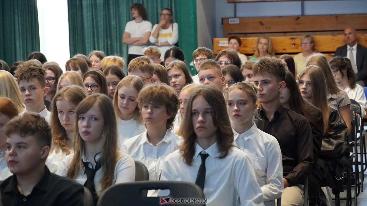 Rozpoczęcia roku szkolnego 2026/2027 w I LO w Ostrołęce [01.09.2026] - zdjęcie #53 - eOstroleka.pl