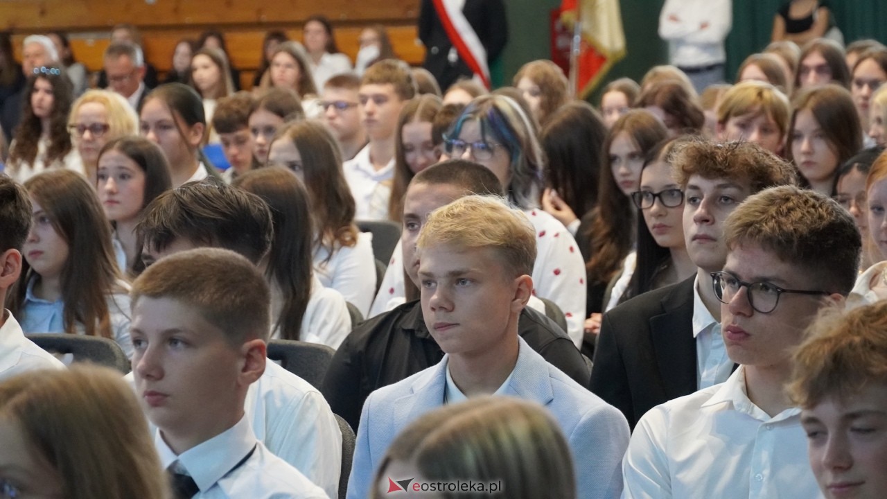 Rozpoczęcia roku szkolnego 2026/2027 w I LO w Ostrołęce [01.09.2026] - zdjęcie #52 - eOstroleka.pl