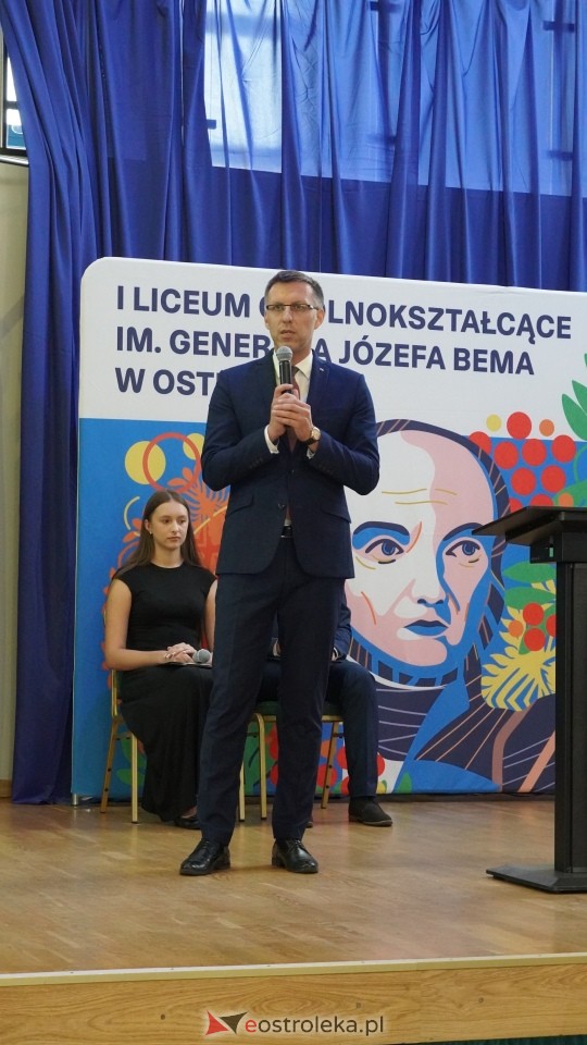 Rozpoczęcia roku szkolnego 2026/2027 w I LO w Ostrołęce [01.09.2026] - zdjęcie #25 - eOstroleka.pl