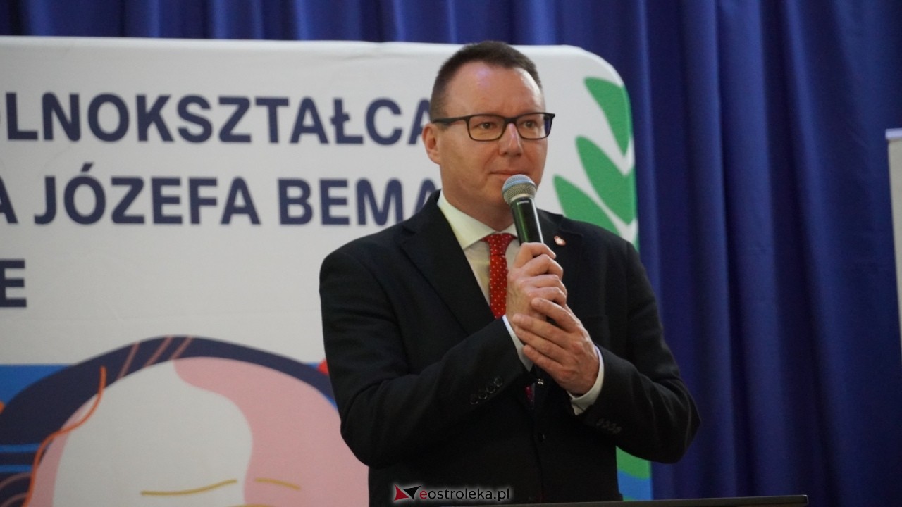 Rozpoczęcia roku szkolnego 2026/2027 w I LO w Ostrołęce [01.09.2026] - zdjęcie #22 - eOstroleka.pl