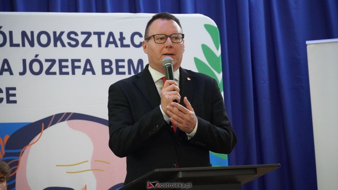 Rozpoczęcia roku szkolnego 2026/2027 w I LO w Ostrołęce [01.09.2026] - zdjęcie #21 - eOstroleka.pl