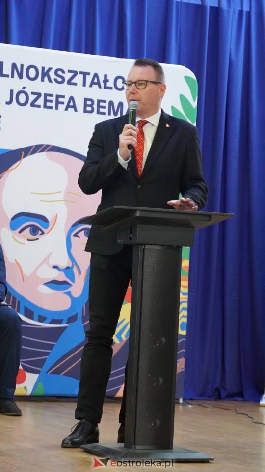 Rozpoczęcia roku szkolnego 2026/2027 w I LO w Ostrołęce [01.09.2026] - zdjęcie #20 - eOstroleka.pl