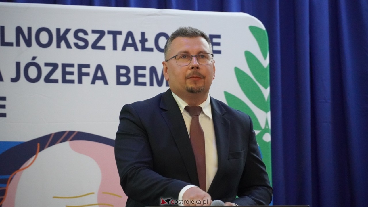 Rozpoczęcia roku szkolnego 2026/2027 w I LO w Ostrołęce [01.09.2026] - zdjęcie #17 - eOstroleka.pl