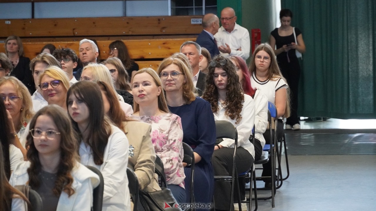 Rozpoczęcia roku szkolnego 2026/2027 w I LO w Ostrołęce [01.09.2026] - zdjęcie #9 - eOstroleka.pl