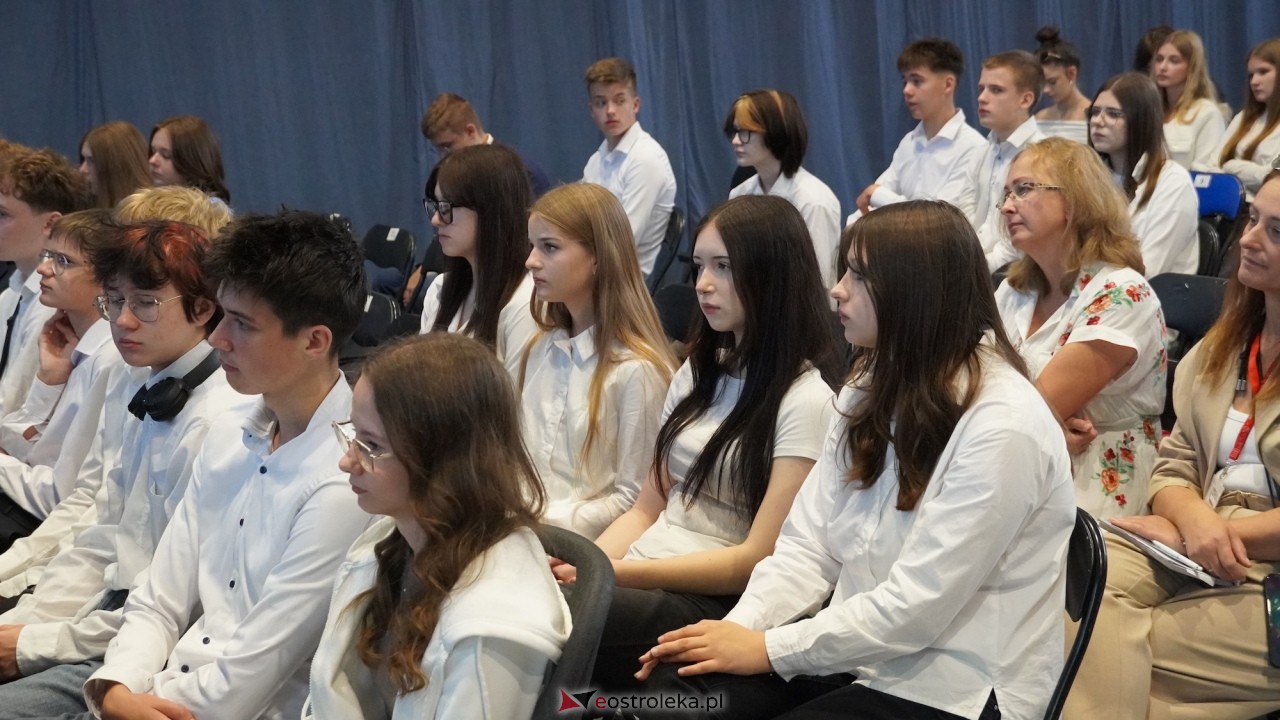Rozpoczęcia roku szkolnego 2026/2027 w I LO w Ostrołęce [01.09.2026] - zdjęcie #4 - eOstroleka.pl