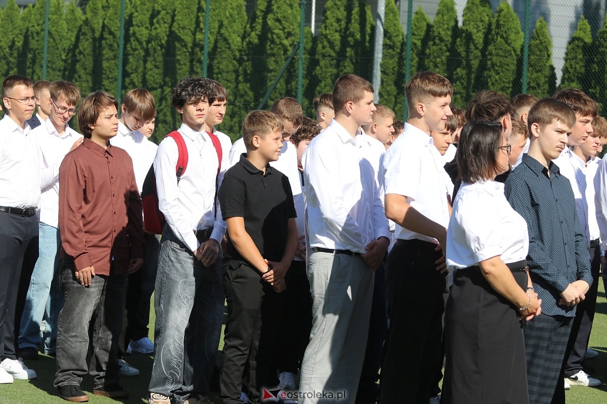 Rozpoczęcie roku szkolnego 2026/27 w ZSZ 1 w Ostrołęce [1.09.2026] - zdjęcie #83 - eOstroleka.pl