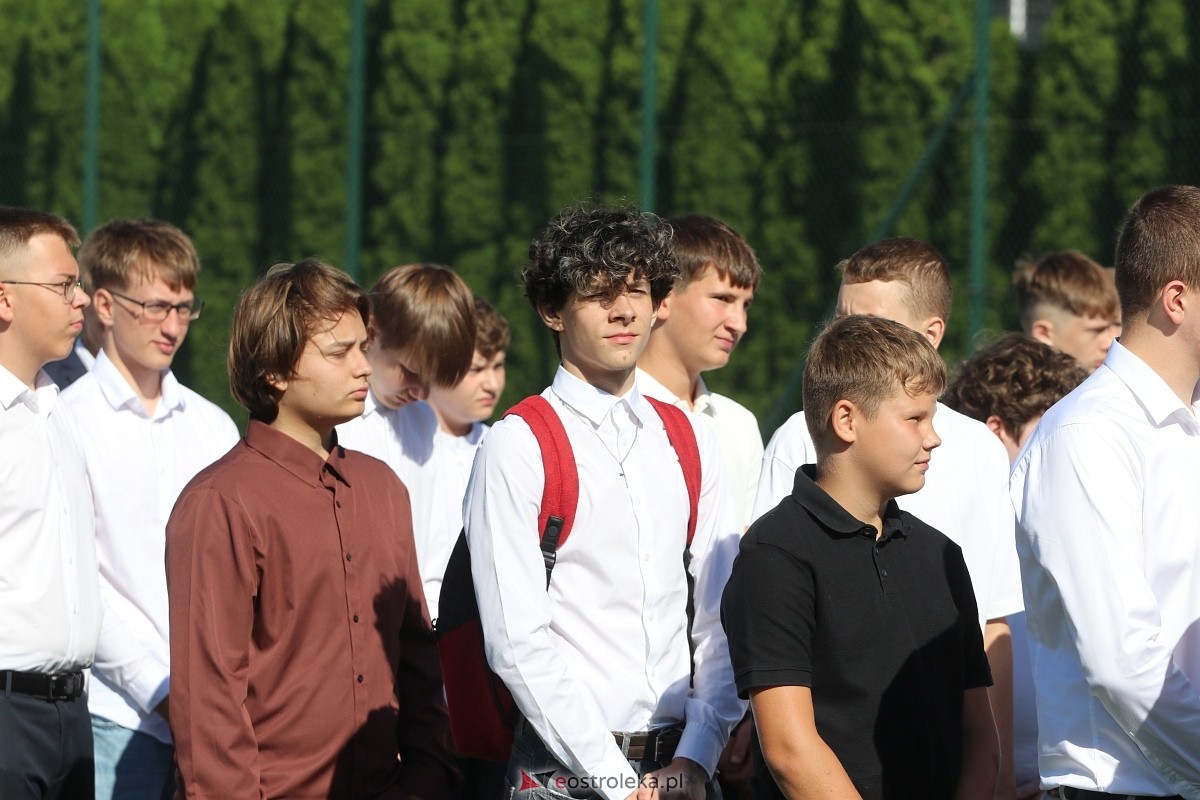 Rozpoczęcie roku szkolnego 2026/27 w ZSZ 1 w Ostrołęce [1.09.2026] - zdjęcie #80 - eOstroleka.pl