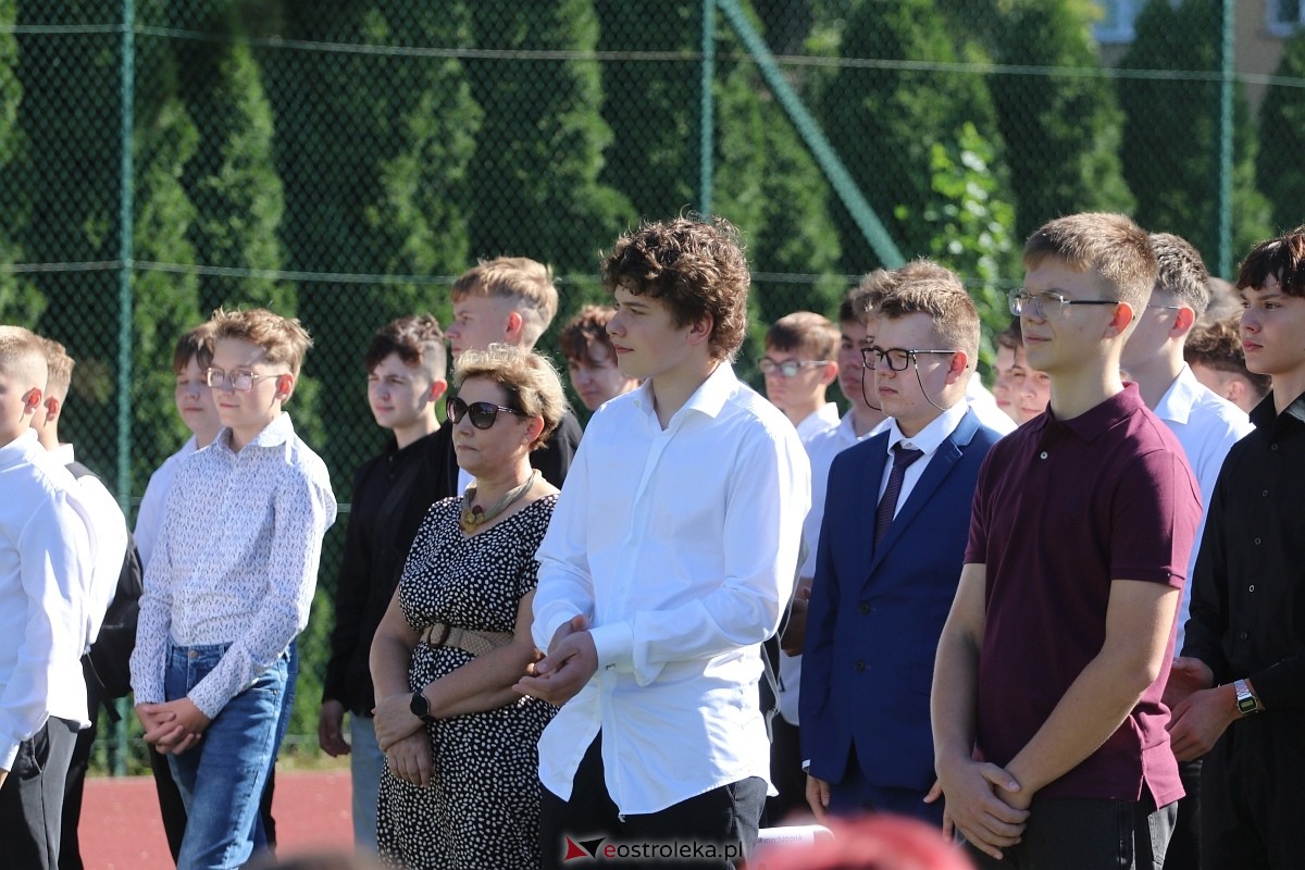 Rozpoczęcie roku szkolnego 2026/27 w ZSZ 1 w Ostrołęce [1.09.2026] - zdjęcie #74 - eOstroleka.pl
