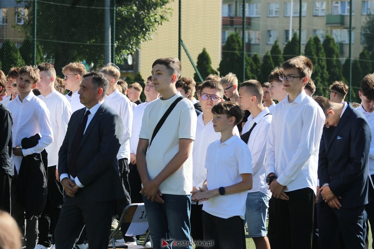 Rozpoczęcie roku szkolnego 2026/27 w ZSZ 1 w Ostrołęce [1.09.2026] - zdjęcie #71 - eOstroleka.pl