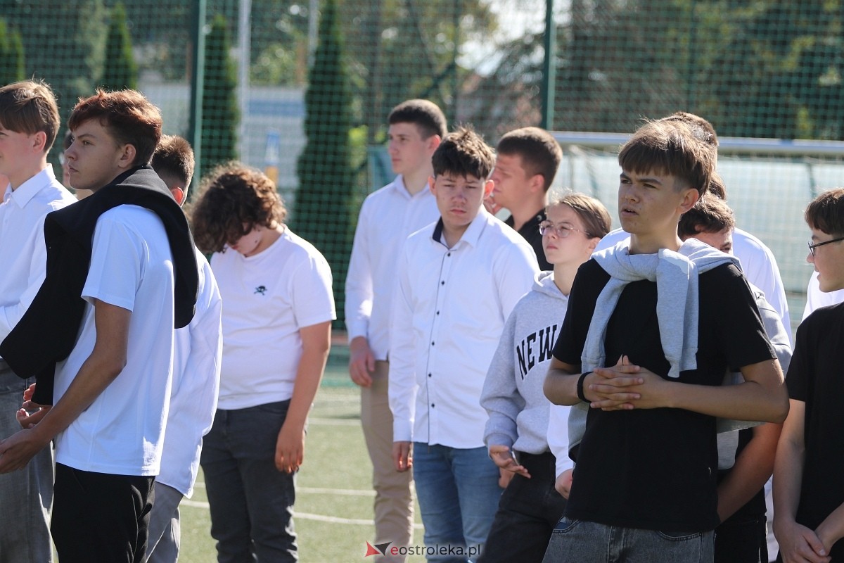 Rozpoczęcie roku szkolnego 2026/27 w ZSZ 1 w Ostrołęce [1.09.2026] - zdjęcie #65 - eOstroleka.pl