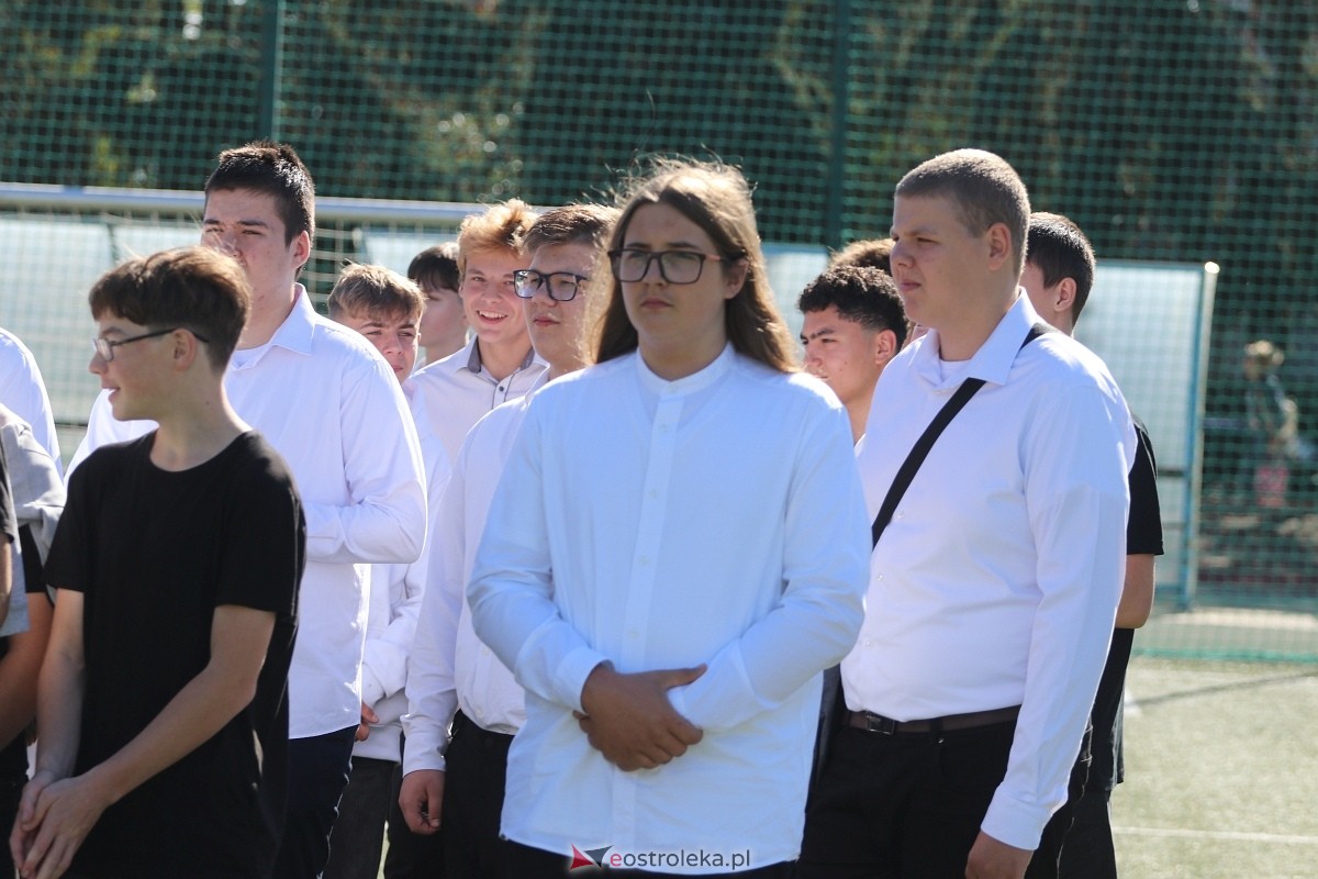 Rozpoczęcie roku szkolnego 2026/27 w ZSZ 1 w Ostrołęce [1.09.2026] - zdjęcie #64 - eOstroleka.pl