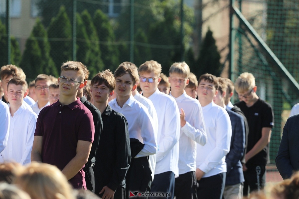 Rozpoczęcie roku szkolnego 2026/27 w ZSZ 1 w Ostrołęce [1.09.2026] - zdjęcie #55 - eOstroleka.pl
