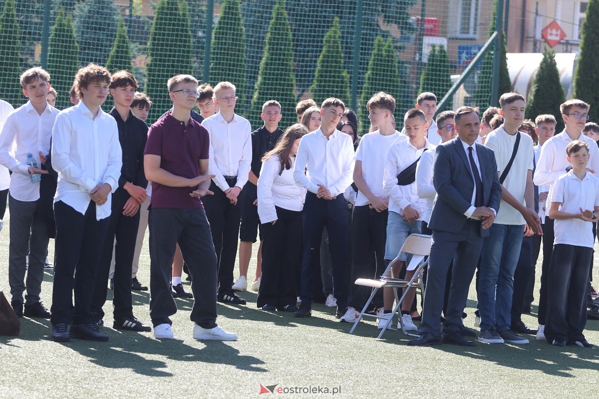 Rozpoczęcie roku szkolnego 2026/27 w ZSZ 1 w Ostrołęce [1.09.2026] - zdjęcie #46 - eOstroleka.pl