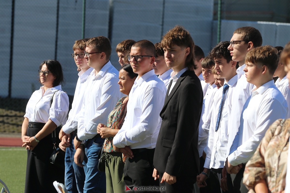 Rozpoczęcie roku szkolnego 2026/27 w ZSZ 1 w Ostrołęce [1.09.2026] - zdjęcie #31 - eOstroleka.pl