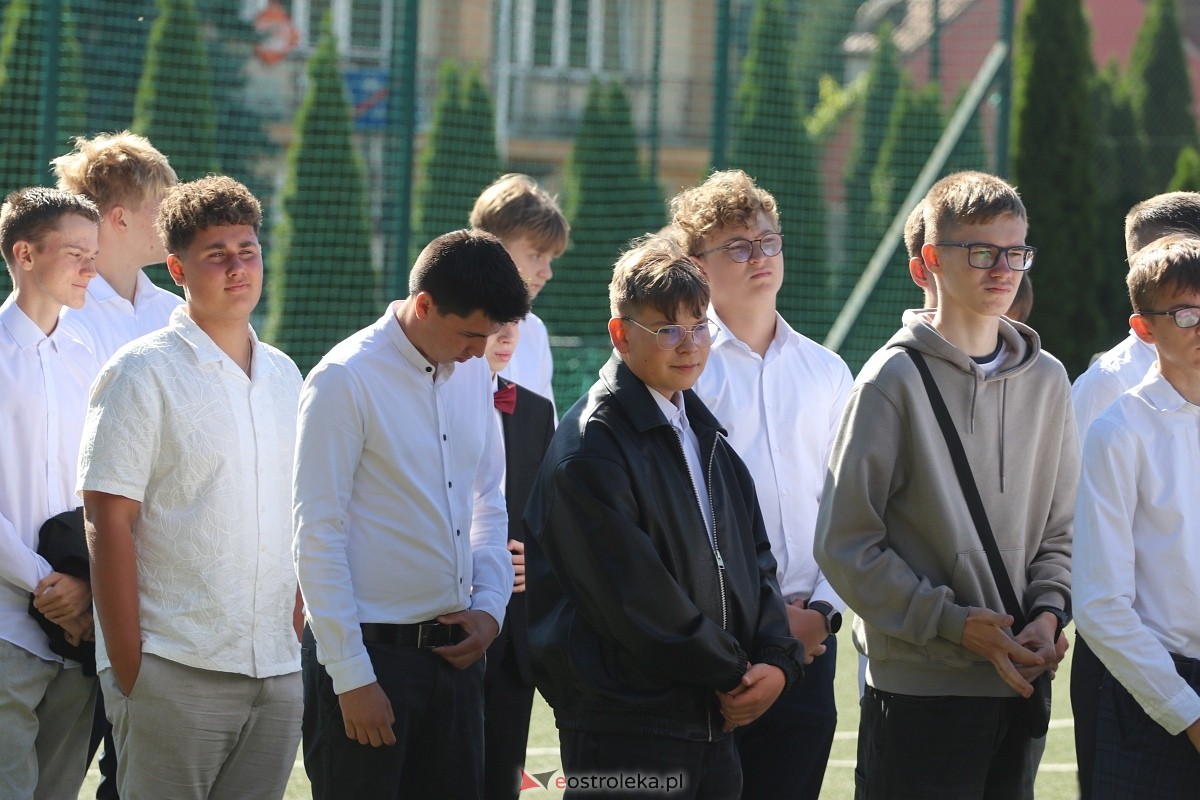 Rozpoczęcie roku szkolnego 2026/27 w ZSZ 1 w Ostrołęce [1.09.2026] - zdjęcie #16 - eOstroleka.pl