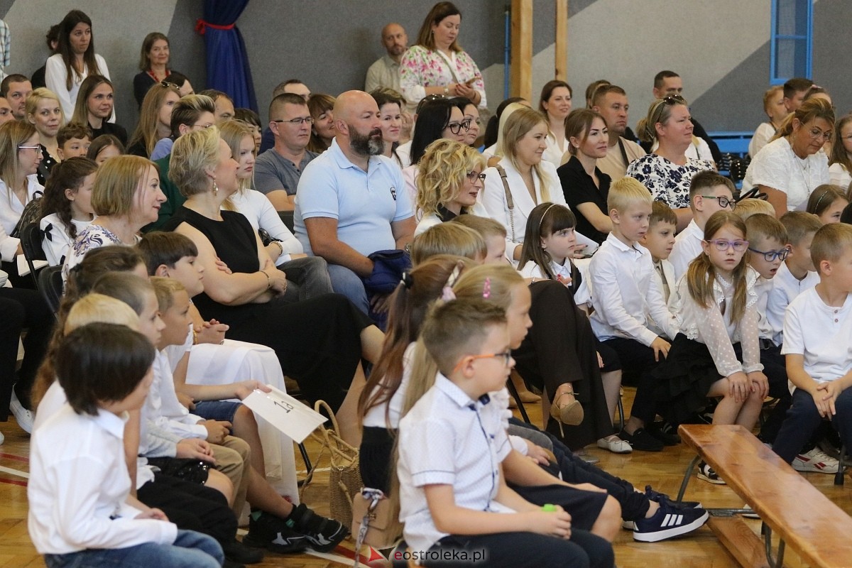 Rozpoczęcie roku szkolnego 2026/27 w SP 10 w Ostrołęce [01.09.2026] - zdjęcie #36 - eOstroleka.pl