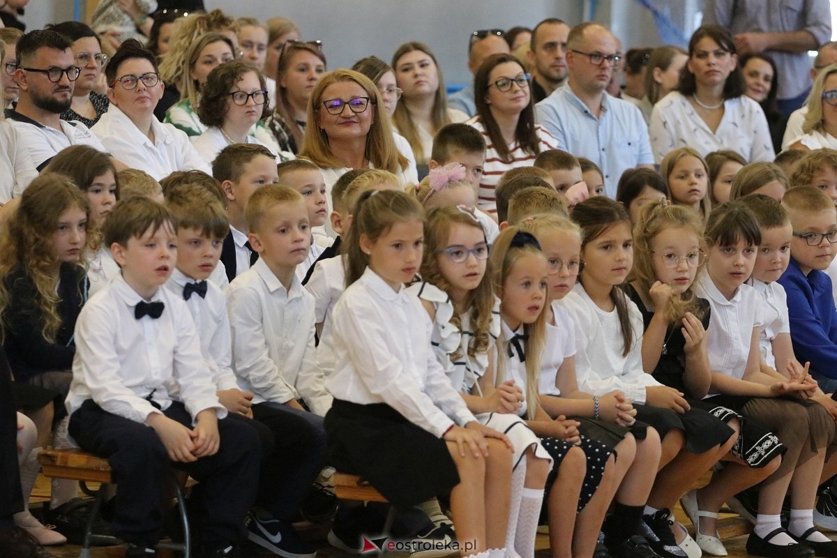 Rozpoczęcie roku szkolnego 2026/27 w SP 10 w Ostrołęce [01.09.2026] - zdjęcie #33 - eOstroleka.pl