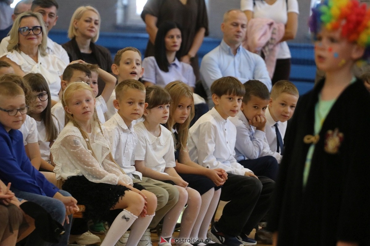Rozpoczęcie roku szkolnego 2026/27 w SP 10 w Ostrołęce [01.09.2026] - zdjęcie #31 - eOstroleka.pl