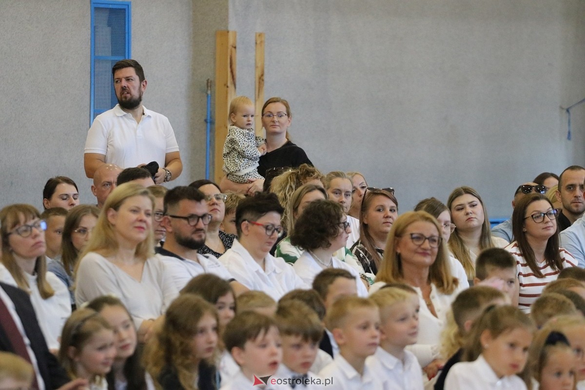 Rozpoczęcie roku szkolnego 2026/27 w SP 10 w Ostrołęce [01.09.2026] - zdjęcie #29 - eOstroleka.pl