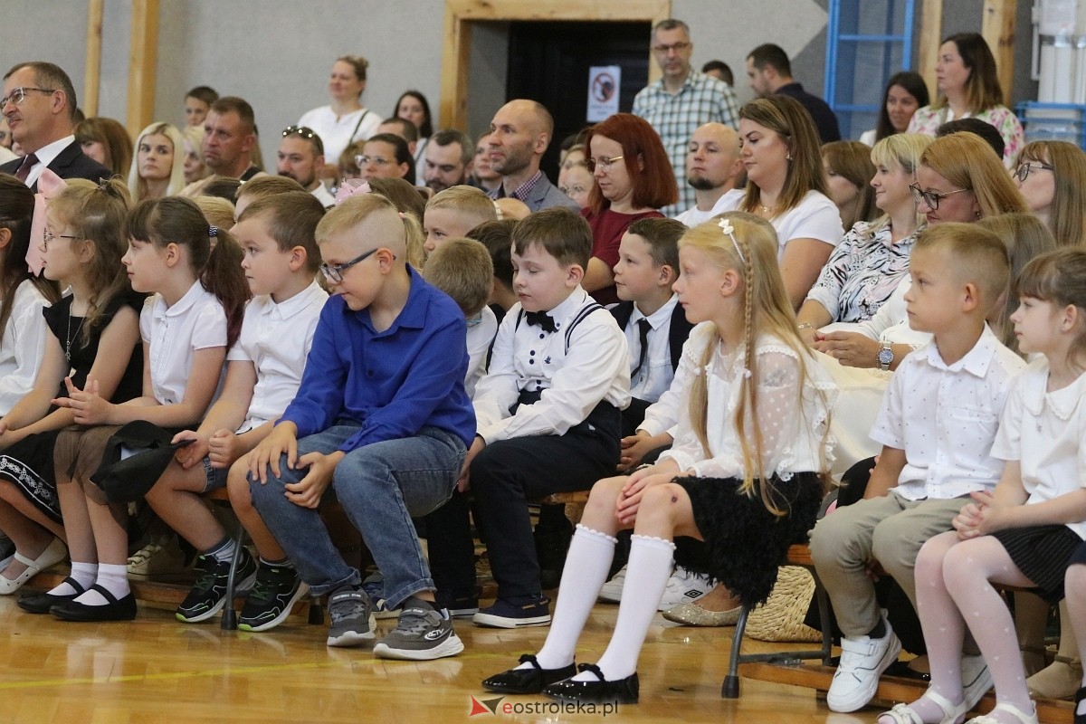 Rozpoczęcie roku szkolnego 2026/27 w SP 10 w Ostrołęce [01.09.2026] - zdjęcie #19 - eOstroleka.pl