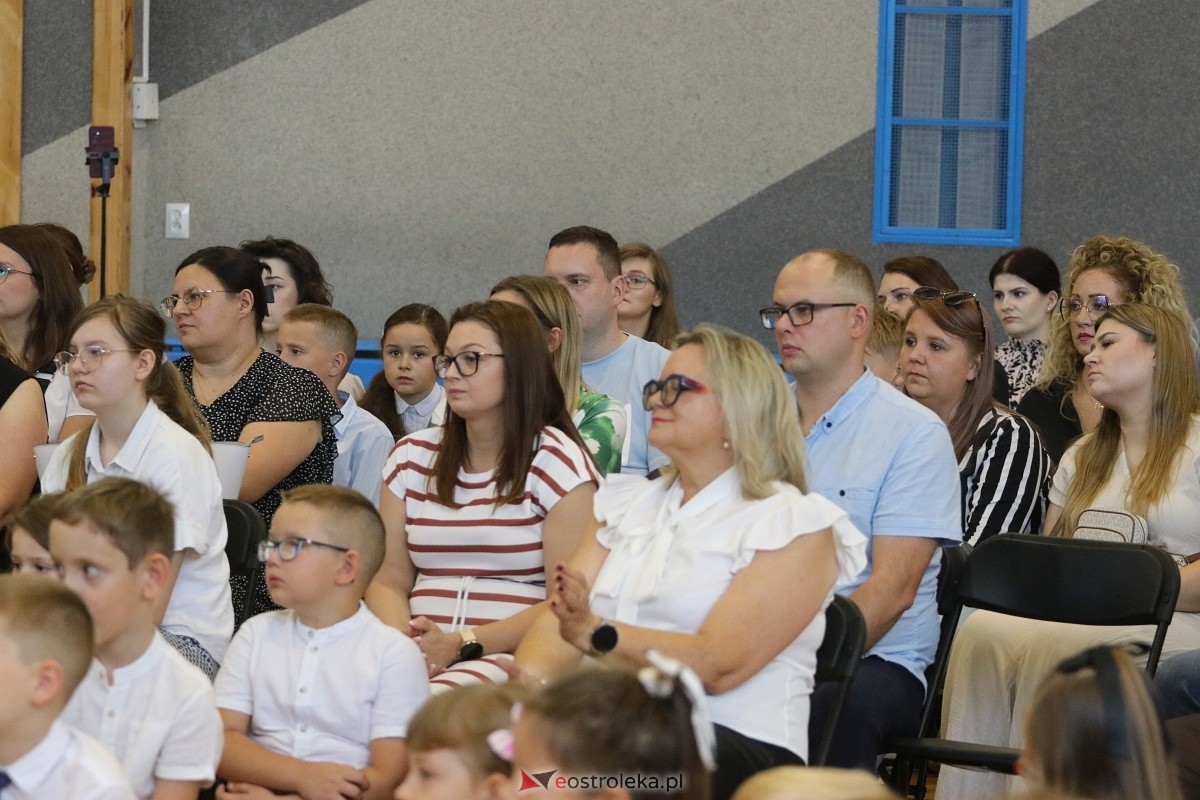 Rozpoczęcie roku szkolnego 2026/27 w SP 10 w Ostrołęce [01.09.2026] - zdjęcie #9 - eOstroleka.pl