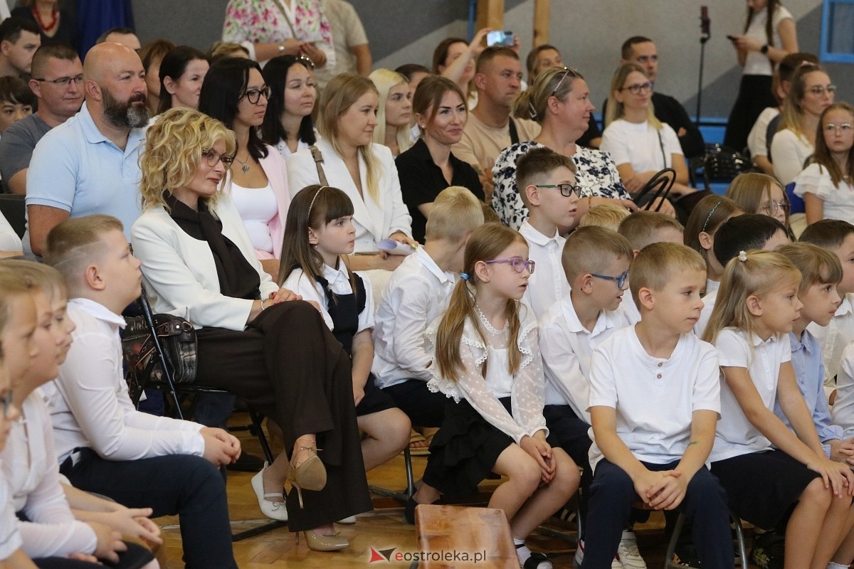 Rozpoczęcie roku szkolnego 2026/27 w SP 10 w Ostrołęce [01.09.2026] - zdjęcie #5 - eOstroleka.pl