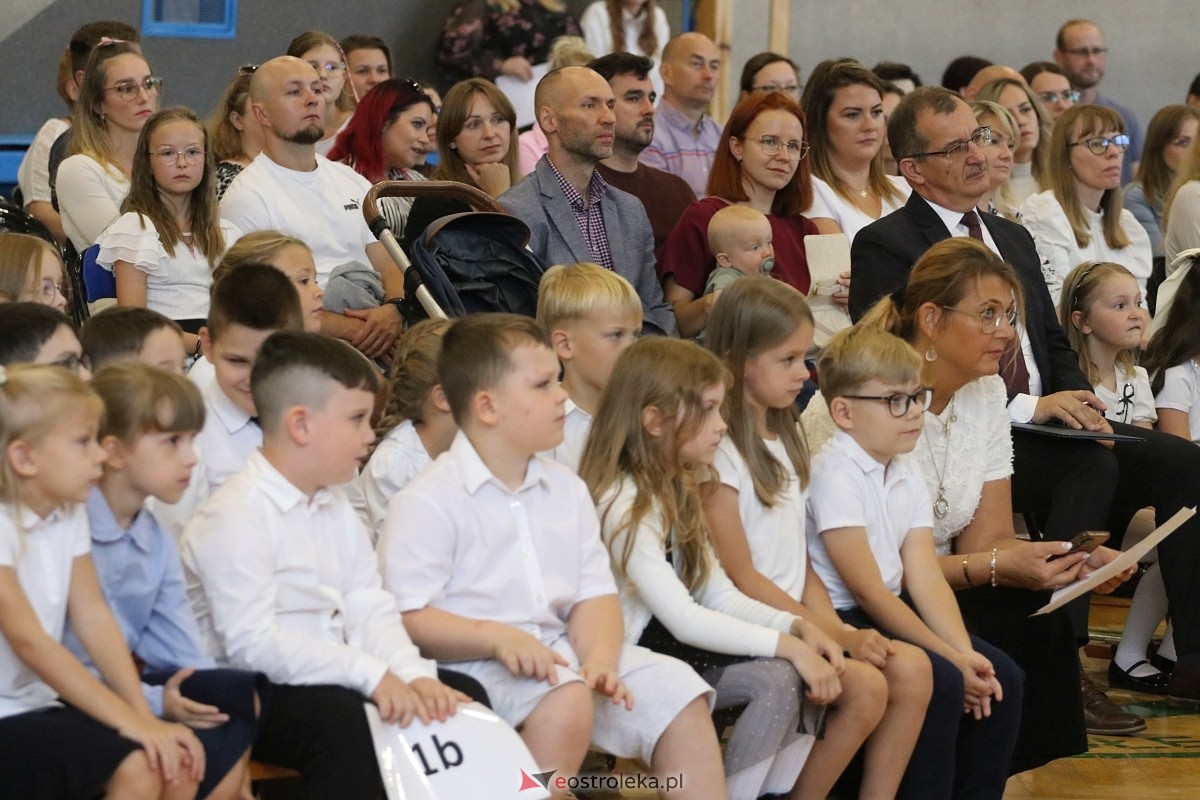 Rozpoczęcie roku szkolnego 2026/27 w SP 10 w Ostrołęce [01.09.2026] - zdjęcie #3 - eOstroleka.pl
