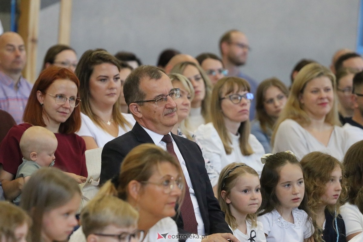 Rozpoczęcie roku szkolnego 2026/27 w SP 10 w Ostrołęce [01.09.2026] - zdjęcie #2 - eOstroleka.pl