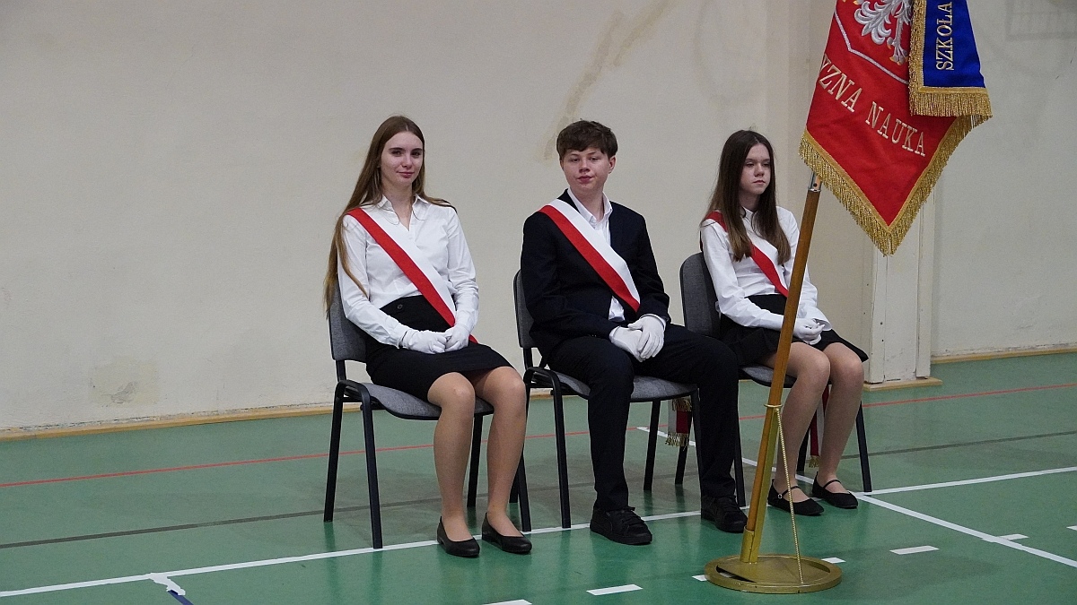 Rozpoczęcie roku szkolnego 2026/27 w Szkole Podstawowej nr 5 im. Zofii Niedziałkowskiej w Ostrołęce [01.09.2026] - zdjęcie #38 - eOstroleka.pl