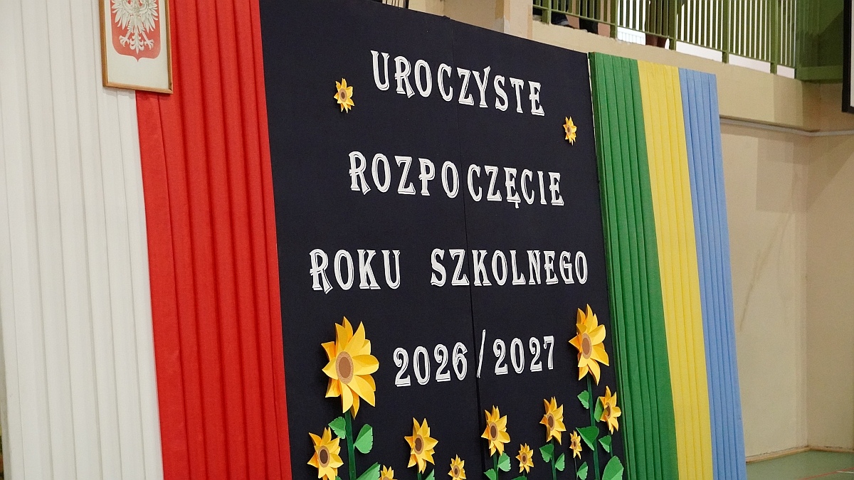 Rozpoczęcie roku szkolnego 2026/27 w Szkole Podstawowej nr 5 im. Zofii Niedziałkowskiej w Ostrołęce [01.09.2026] - zdjęcie #22 - eOstroleka.pl