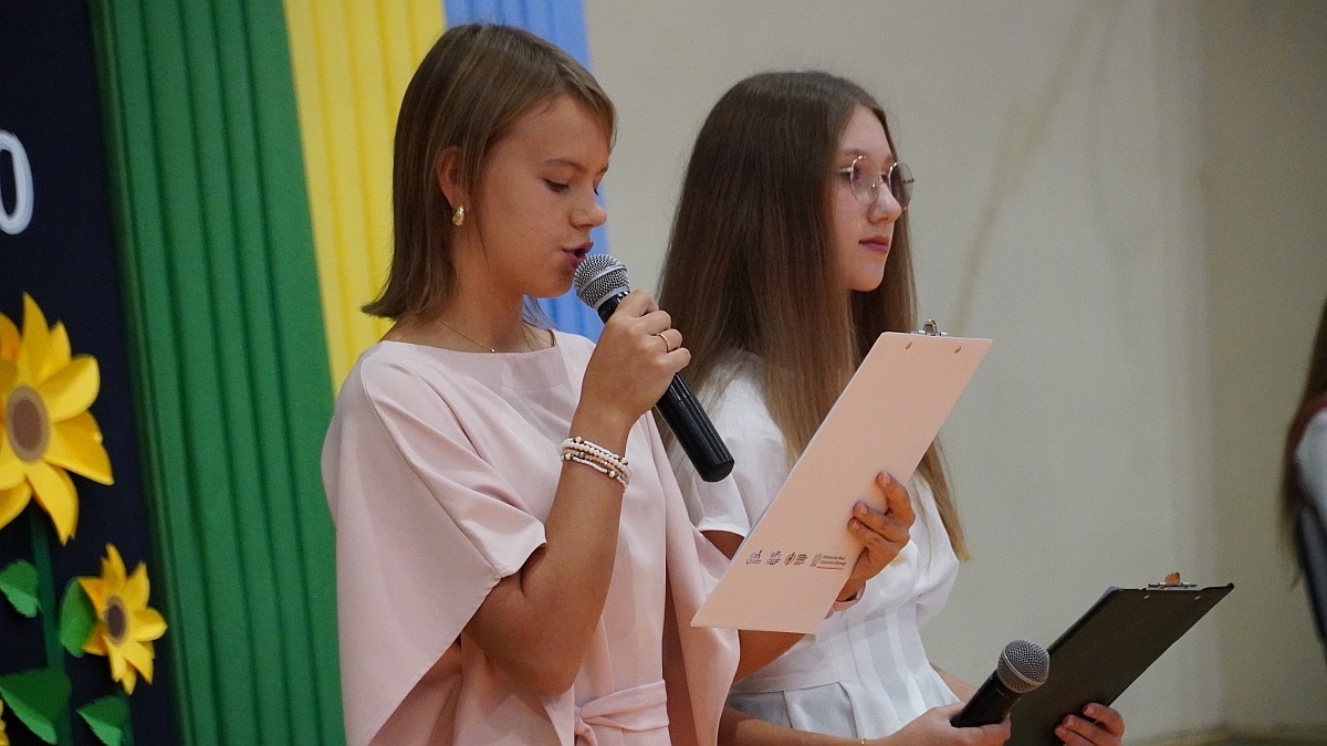Rozpoczęcie roku szkolnego 2026/27 w Szkole Podstawowej nr 5 im. Zofii Niedziałkowskiej w Ostrołęce [01.09.2026] - zdjęcie #18 - eOstroleka.pl