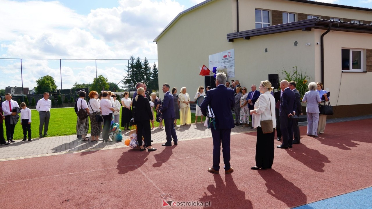 Uroczyste otwarcie sali gimnastycznej w Szkole Podstawowej w Antoniach [01.09.2026] - zdjęcie #97 - eOstroleka.pl