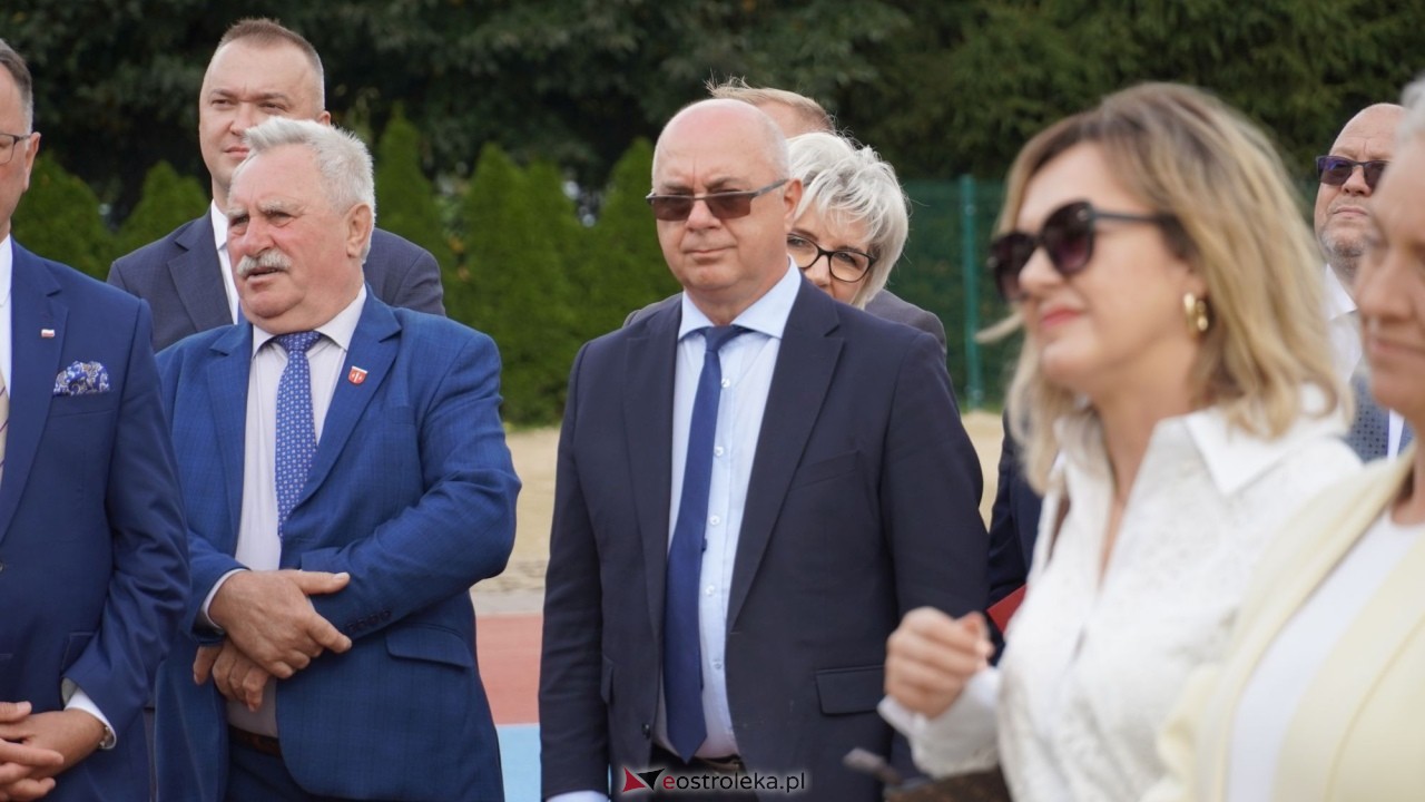 Uroczyste otwarcie sali gimnastycznej w Szkole Podstawowej w Antoniach [01.09.2026] - zdjęcie #59 - eOstroleka.pl