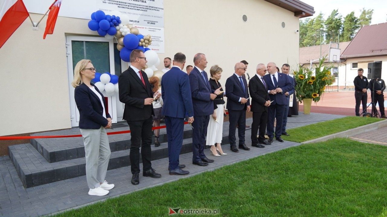 Uroczyste otwarcie sali gimnastycznej w Szkole Podstawowej w Antoniach [01.09.2026] - zdjęcie #50 - eOstroleka.pl