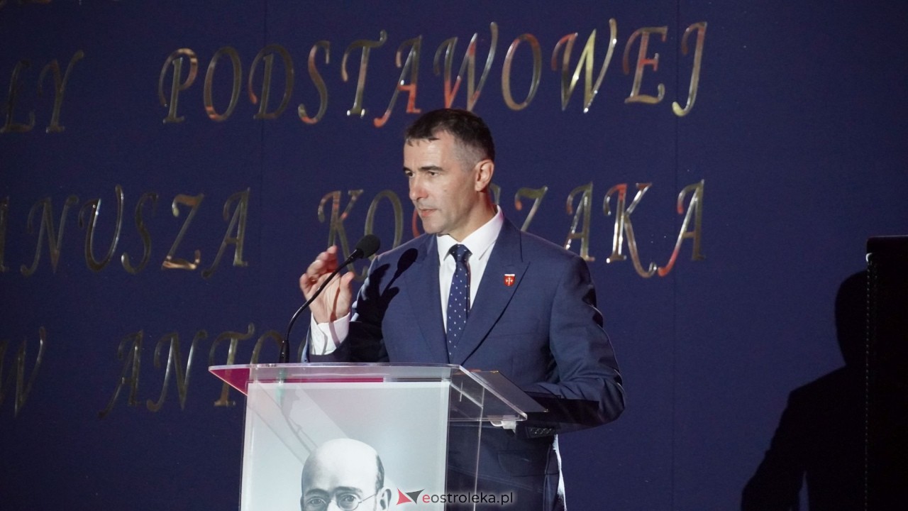 Uroczyste otwarcie sali gimnastycznej w Szkole Podstawowej w Antoniach [01.09.2026] - zdjęcie #33 - eOstroleka.pl