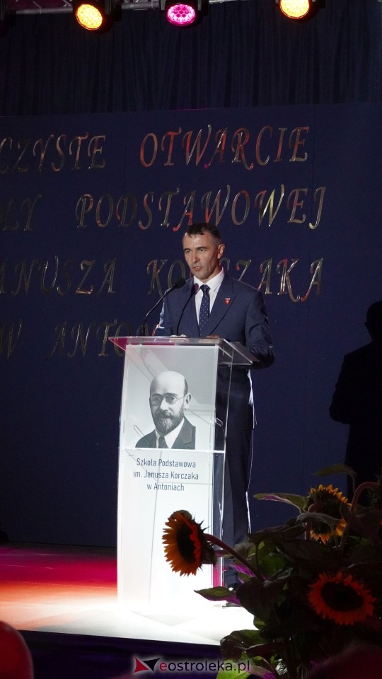 Uroczyste otwarcie sali gimnastycznej w Szkole Podstawowej w Antoniach [01.09.2026] - zdjęcie #30 - eOstroleka.pl