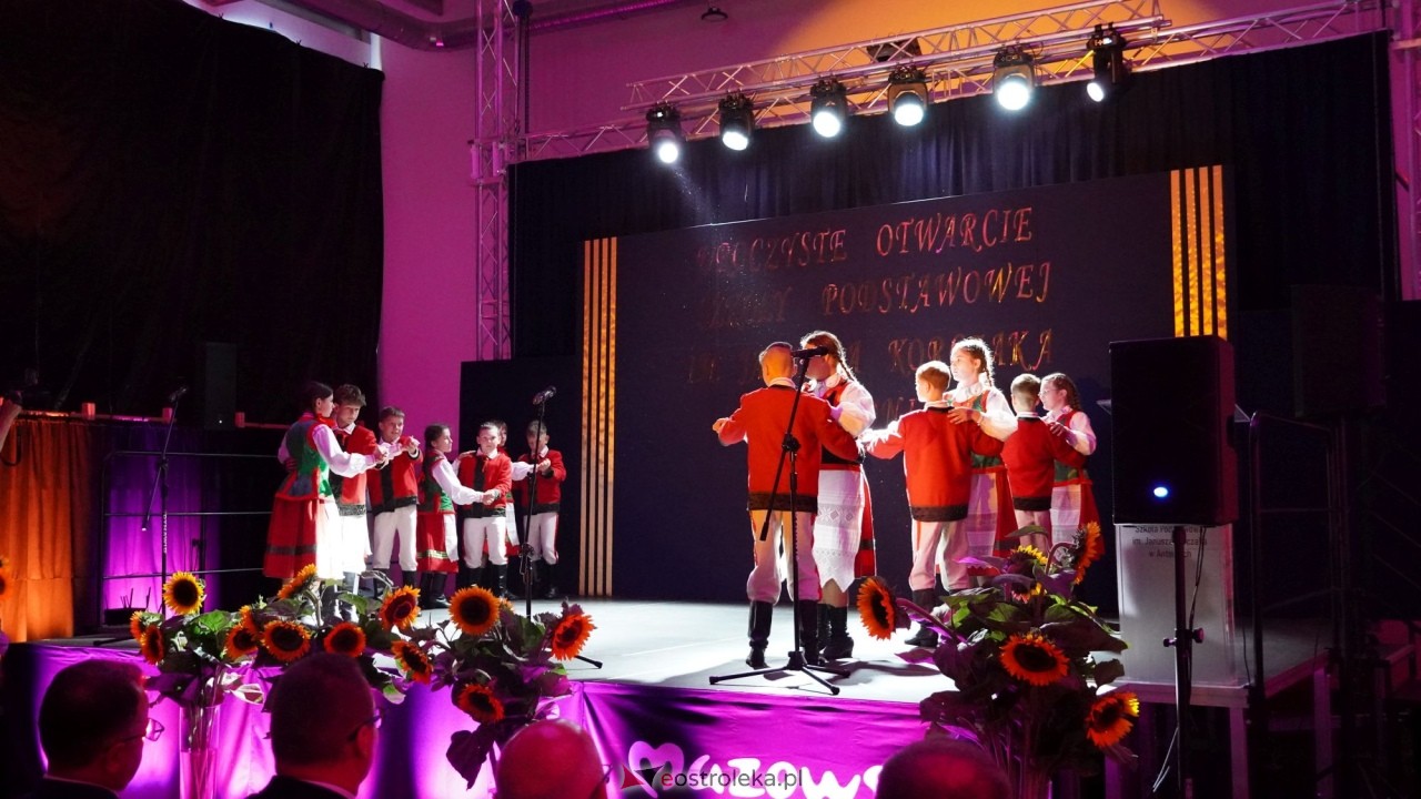 Uroczyste otwarcie sali gimnastycznej w Szkole Podstawowej w Antoniach [01.09.2026] - zdjęcie #18 - eOstroleka.pl