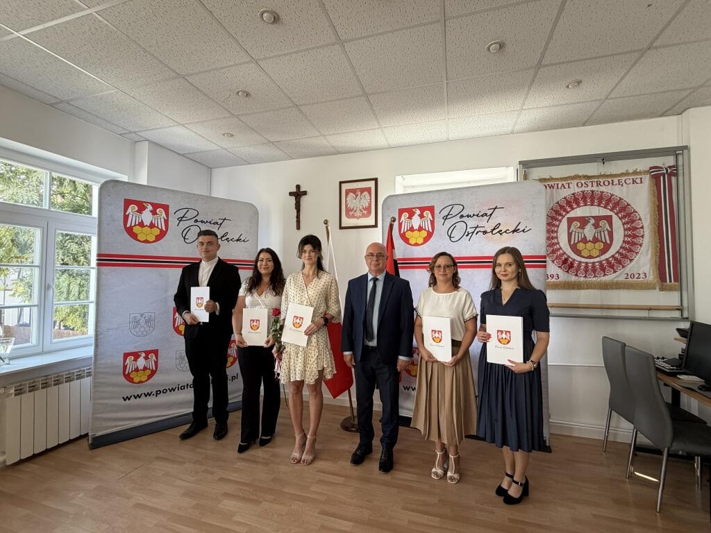 Awans zawodowy nauczycieli z powiatu ostrołęckiego [02.09.2026] - zdjęcie #2 - eOstroleka.pl