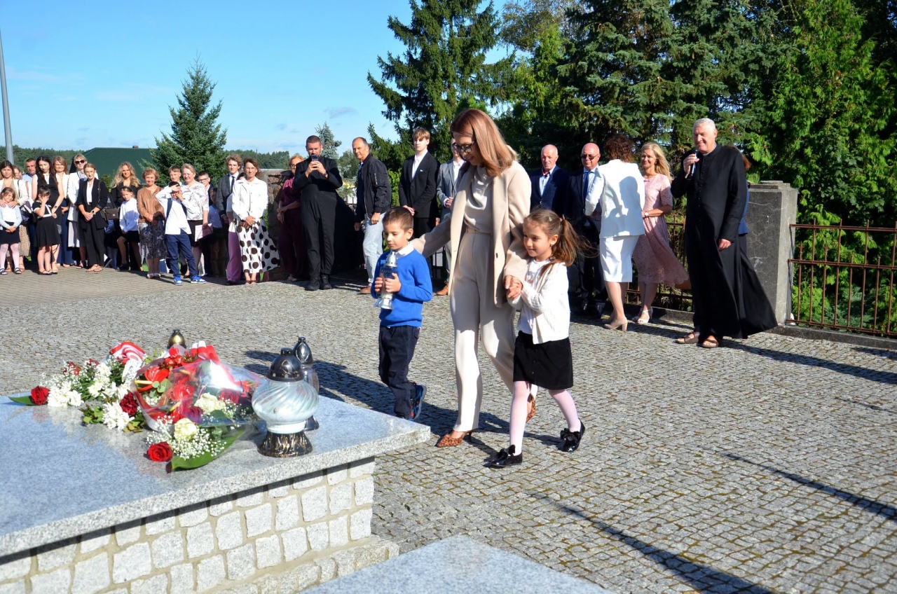 Rozpoczęcie roku szkolnego 2026/27 w Kadzidle [01.09.2026] - zdjęcie #52 - eOstroleka.pl